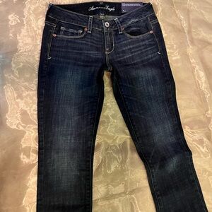 NWT Classy American Eagle 🦅 Outfitters Jeans Size 4 Short 7” Rise & 29” Inseam